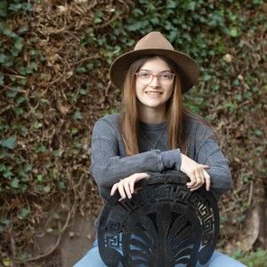 Meet your Posher, Courtney